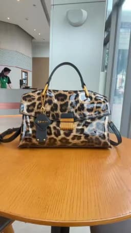 2026 New Retro Blue Snake-Shaped High-Grade Handbag Fashion Luxury Handbag Lightweight Large-Capacity One-Shoulder Mensen