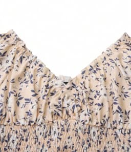 Vintage Floral Dress with Fluffy Cuffs and Pleated Waist Cinching, Suitable for Women's Summer Beach Wear and Summer Parties
