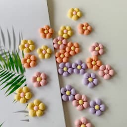 10pcs 5 Petal Flower Hole Shoes Charms Designer DIY Shiny Bling Shoes Decoration for JIBS Kids Boys Women Girls Gifts