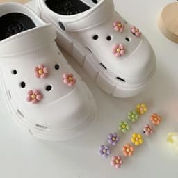 10pcs 5 Petal Flower Hole Shoes Charms Designer DIY Shiny Bling Shoes Decoration for JIBS Kids Boys Women Girls Gifts