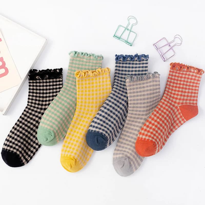 Women Socks Autumn Checkered Retro Vintage Cotton Socks Crew Comfortable Color Fashion Sock Elastic Plaid Short Socks Woman Sox