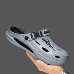 A Pair of Men's New Clogs, Summer New Wear-Resistant, Non-Slip Sports Beach Shoes, Soft-Soled Comfortable Men's Shoes for Driving