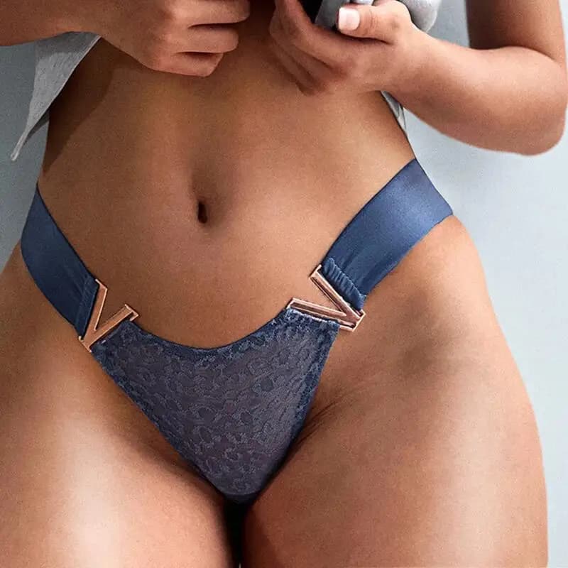 Women's Sexy Low-Waisted Lace T-Pants with V-Shaped Buckle Waistband Thong Half-Wrapped Buttocks Briefs Lady Knickers