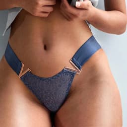 Women's Sexy Low-Waisted Lace T-Pants with V-Shaped Buckle Waistband Thong Half-Wrapped Buttocks Briefs Lady Knickers