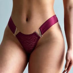 Women's Sexy Low-Waisted Lace T-Pants with V-Shaped Buckle Waistband Thong Half-Wrapped Buttocks Briefs Lady Knickers