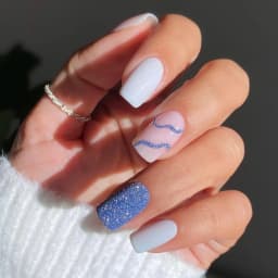 24Pcs Short Square Coffin False Nails Square Fake Nails with Glue French Glitter Wearable Acrylic Nails Set Press on Nail Tips
