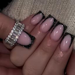 24Pcs Short Square Coffin False Nails Square Fake Nails with Glue French Glitter Wearable Acrylic Nails Set Press on Nail Tips