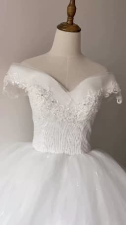 Shiny Wedding Gowns Sweet Boat Neck Wedding Party Ball Gown Off Shoulder Wedding Dresses Customized For Women