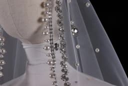 Vintage High Quality Pearls With Rhinestone White Ivory Colour Bride Veils Wedding Headdress Belos Arabes المرأة الحجاب