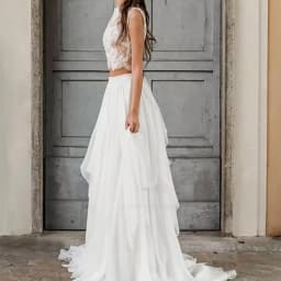 Sexy Two Piece Lace Wedding Dress Boho Beach Bridal Gowns Sleeveless Crop Top Chiffon Skirt Floor Length Backless Robe De Noiva