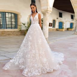Customized Bridal Gown A-line Tulle Appliques Lace Wedding Dress V-neck Sleeveless Exquisite High Quality Backless Dresses Women