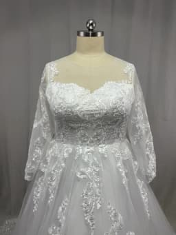 Customized Plus Size Wedding Dresses V Neck Long Sleeves Tulle Lace Applique Wedding Dresses Lace Up Back Vestido De Noiva