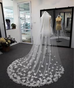 Floral Applique Bridal Veils with 3D Handmade Organza Flowers One Layer Marriage Wedding Veil with Comb