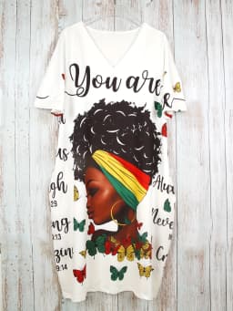 Women's Plus Size Graphic Print V-Neck Short Sleeve Dress - Casual and Comfortable Clothing With Pockets
