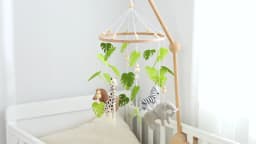 Baby Crib Mobile Wooden Wind Chime Bed Bell,Animal Crib Mobile With Music for Girls and Boys,Comfort Crib Hanging Bracket Toy
