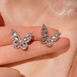 New Fashion Trend Unique Design Elegant Exquisite Light Luxury Zircon Butterfly Earrings Female Jewelry Party Gift Wholesale