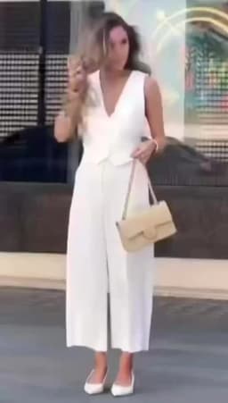 HH Fashion Women Vest Sleeveless Vests for Women Chic V-Neck Single-Breasted Ladies Elegant White Waistcoat Tops