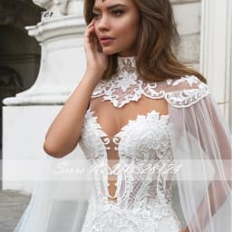 Lhuilier Customized Mermaid Lace Wedding Dresses Illusion Scoop Neck Lace Appliques Chapel Train Bridal Gown with Cape