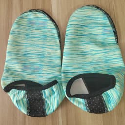 One Pair Quick Dry Water Socks Unisex Multiple Colors Comfy Non Slip Water Shoes Anti Slip Swimming Beach Shoes