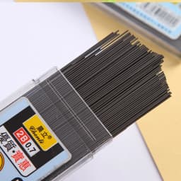 200pc/box 0.5/0.7mm Mechanical Pencil Leads 2B Pencil Rod Automatic Pencil Core Refill Office School Art Sketch Drawing Supplies