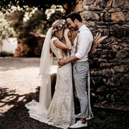 Womens Boho Mermaid Wedding Dress Full Lace V-neck Cap Sleeve Low Back Sweep Train Vintage Bridal Gown for Beach Outdoor Wedding