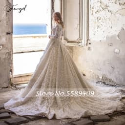 Traugel V Neck A Line Lace Wedding Dresses Elegant Applique Long Sleeve Zipper Bride Dresses Chapel Train Bridal Gowns Plus Size