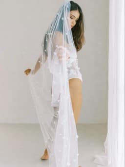 TOPQUEEN V20 Soft Bridal Veils 3d Floral Wedding Veil Single Tier Hand-stitched Long Cathedral Wedding Veil with 3D Flowers