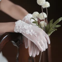 WG060 Wedding Bridal White Gloves Handmade Soft Tulle Lace Appliqued Short Brides Gloves Women Pageant Prom Perform Handschuh