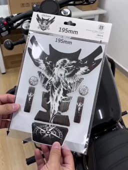 Motorcycle Universal Tankpad, Tank Pad, 3D Tank Pad Stickers, Oil Gas Protector, Tank Protector for SUZUKI YAMAHA Free Keychain