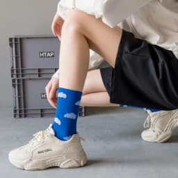 Socks Female Sky Blue Small Fresh White Cloud Student Sports Tide Socks Female Couple Hip-hop Skateboard Socks