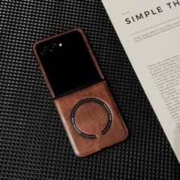 Retro Leather Magnetic Case for Motorola Razr 60 50 Ultra 2025 Razr + 2024 Magsafe Wireless Charging Protection Cover Funda