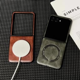 Retro Leather Magnetic Case for Motorola Razr 60 50 Ultra 2025 Razr + 2024 Magsafe Wireless Charging Protection Cover Funda