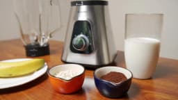 BioloMix 1300W Smoothie Maker with 1.5L Glass Jar Personal Blender for Frozen Fruit Drinks And Sauces