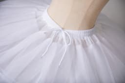 New Hot Sell 4 Hoops Big White Petticoat Super Fluffy Crinoline Slip Underskirt For Wedding Dress Bridal Gown In Stock