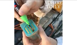 1Pcs Bee Queen Marking Catcher Plastic One Handed Marker Bottle Plunger Plush Beekeeper Tool Garden Beekeeper Queen Bee Catcher