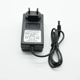 DC 8.4V 12.6V 2A 16.8V 2A 21V 1A Power Supply Charger EU Plug 5.5mm * 2.5mm(2.1mm) 100-240V 18650 Li-ion Battery Adapter