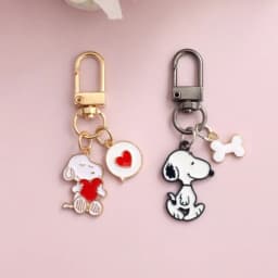 Snoopy Creative Cute Cartoon Metal Keychain Personality Two-dimensional Animation Peripheral Couple Backpack Decorative Pendant