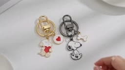 Snoopy Creative Cute Cartoon Metal Keychain Personality Two-dimensional Animation Peripheral Couple Backpack Decorative Pendant