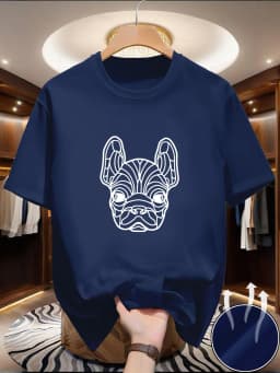 Ein kurzärmeliges Herren-T-Shirt mit Rundhalsausschnitt, ausgestattet mit einer Mischung aus weichem Komfort, hochwertigen Eigen