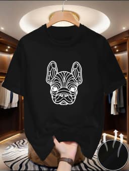 Ein kurzärmeliges Herren-T-Shirt mit Rundhalsausschnitt, ausgestattet mit einer Mischung aus weichem Komfort, hochwertigen Eigen