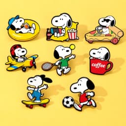 Cute cartoon dog badge Cartoon anime creative puppy metal brooch decoration cute alloy brooch anti slip button badge