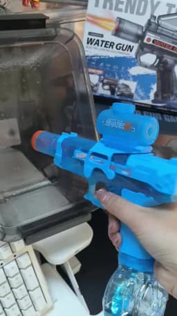Electric Water Gun Automatic Continuous Firing Squirt Gun Outdoor Toy Long Range Shooting Water Gun with Lights Swimming Toys