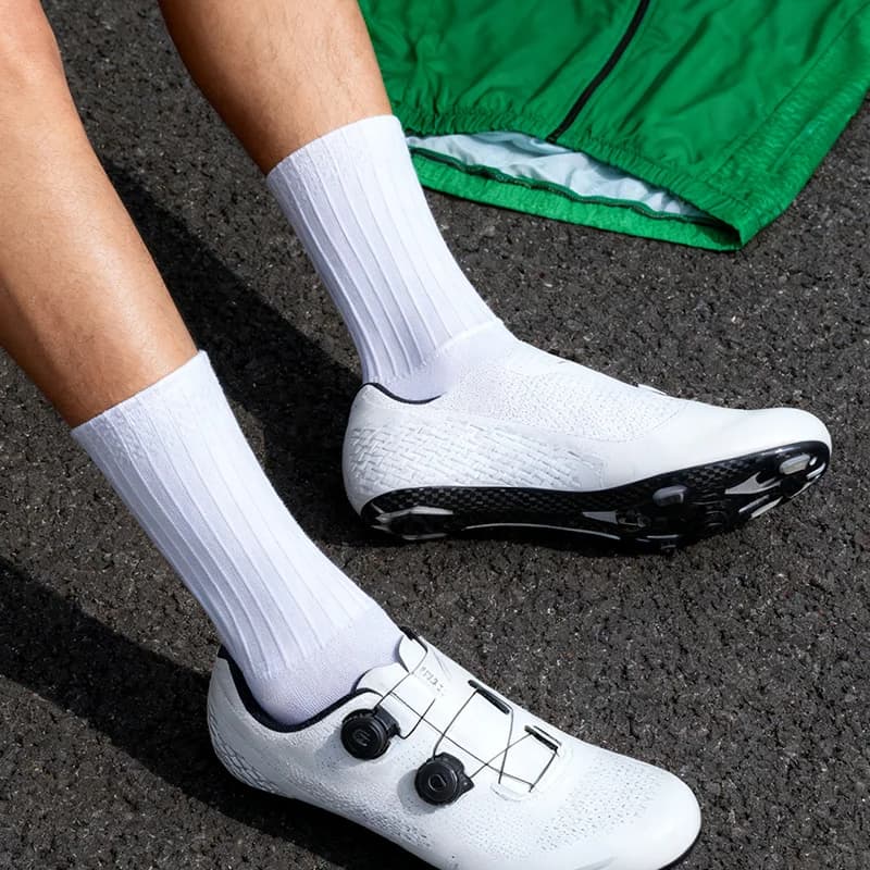 Anti Slip Silicone Summer Aero Socks Whiteline Cycling Socks Men Bicycle Sport Running Bike Socks Calcetines Ciclismo