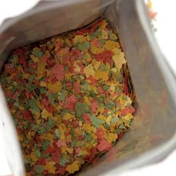 2026 100g/pack Tropical Ornamental Fish Thin Slice Food Aquarium Fish Feed Fish Seedling Fattening Food Family Fishing Accessory