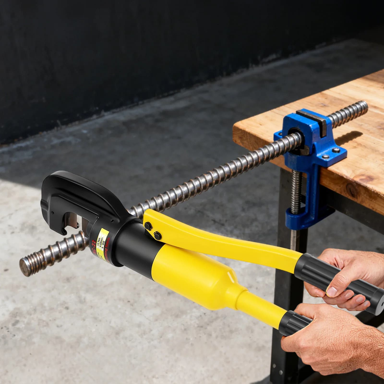 4-22mm Hydraulic Rebar Cutter Rebar Cutting Tool 13Ton/28660 Lbs C-Shaped Head for Easy Mold Change and Steel