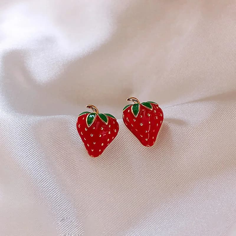 S925 Silver Needle Girl Sense Cute Small Strawberry Net Red Wild Earrings Student Birthday Gift Accessories Crystal Earrings