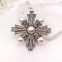 Retro Famous Luxury Brand Designer Brooch High Quality Big Pearl 5 Jewelry Brooches Pins Broach For Women Sweater Dress