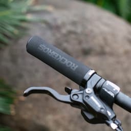 ROCKBROS Cycling Grips Anti-skid Shockproof Sponge Handlebar Grips MTB Road Bike Grips Ultraight Cycling Handlebars