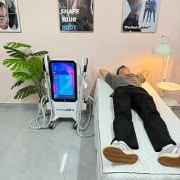 EMS Ultra Body Sculpt Mucsle Stimulator Machine with 4 Handle RF Professional 6500w EMS Neo Body Shape Slimming Device