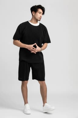 Miyake Pleated Shorts For Men Five-point Pants Baggy Casual Sports Shorts Japanese Pleated pants